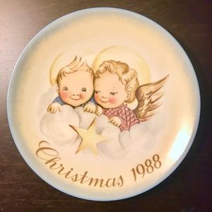1988 Christmas Hummel Plate